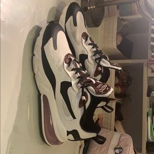 Nike Air React Size 8